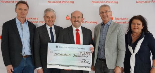 Spendenübergabe Sparkasse